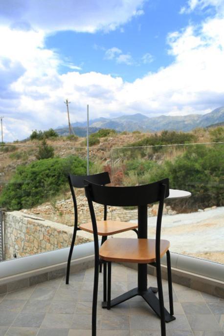 Vila 8 Hotel Himare Bagian luar foto