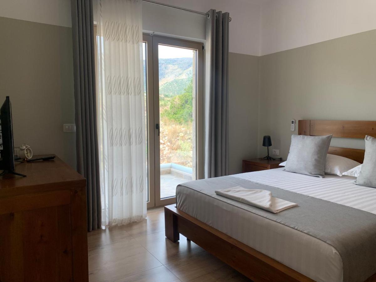Vila 8 Hotel Himare Bagian luar foto