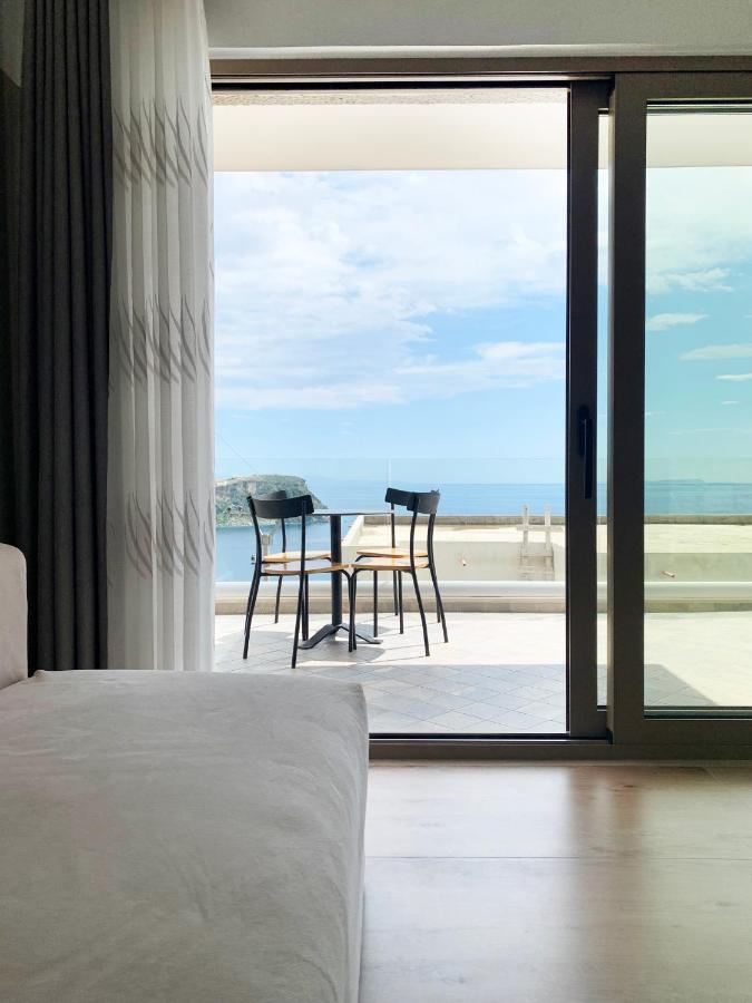 Vila 8 Hotel Himare Bagian luar foto
