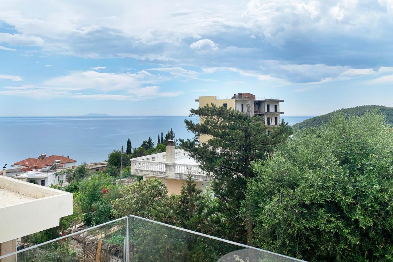 Vila 8 Hotel Himare Bagian luar foto