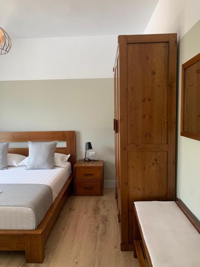 Vila 8 Hotel Himare Bagian luar foto