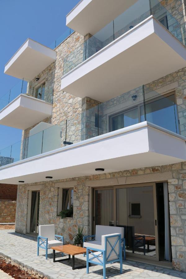 Vila 8 Hotel Himare Bagian luar foto